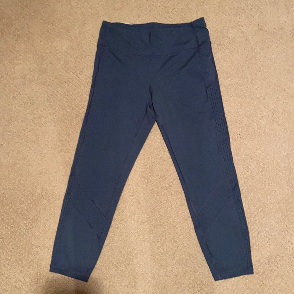 Gap Fit 3/4 legging. Size M.